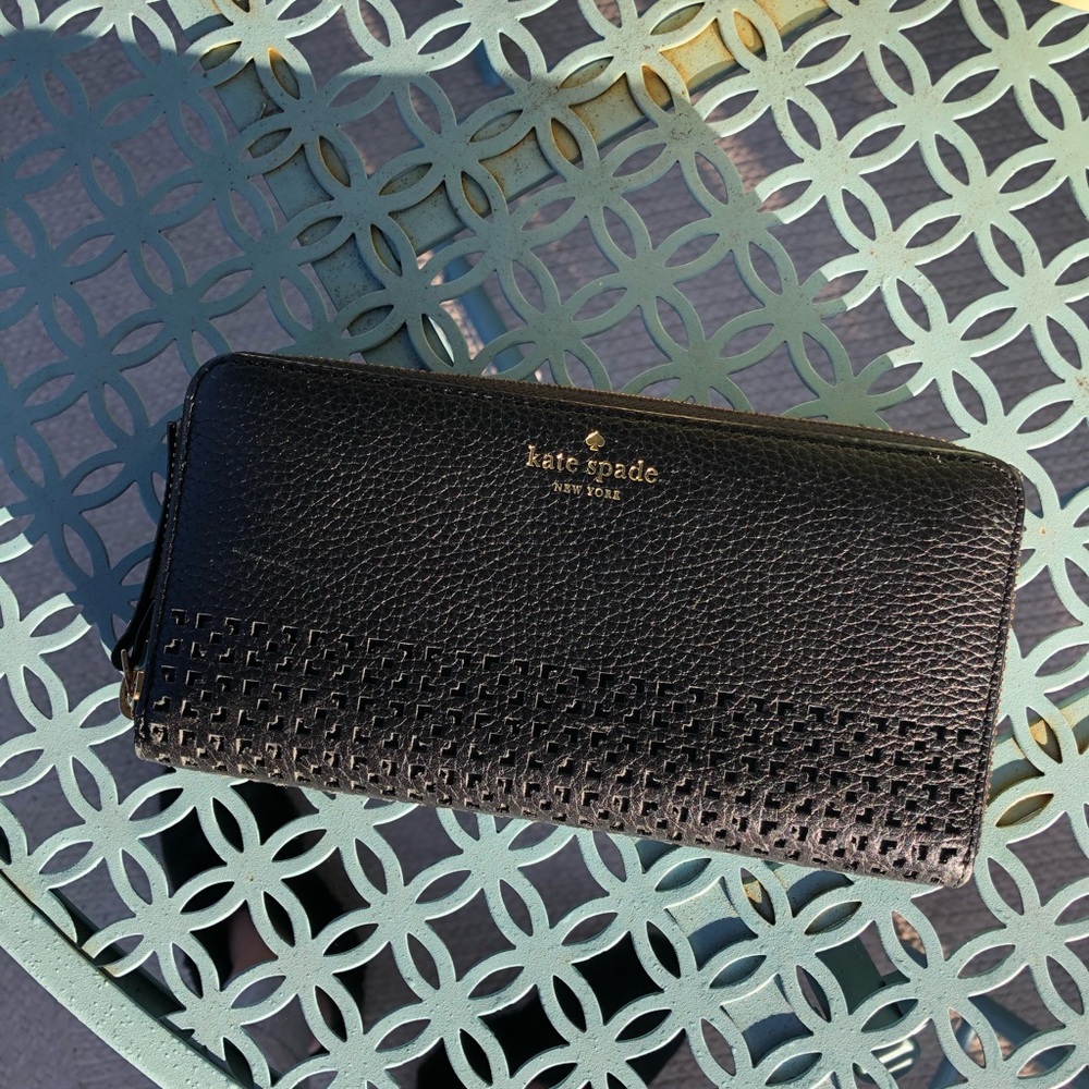✨Kate spade wallet✨